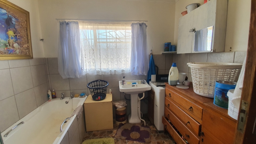 4 Bedroom Property for Sale in Fleurdal Free State
